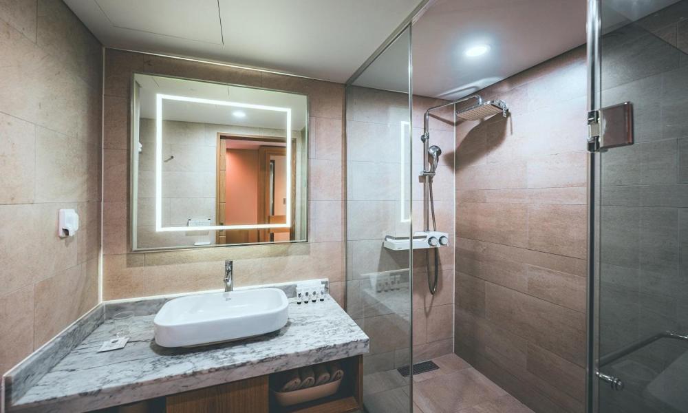 Wonju City Hotel Hyeoksin Exterior foto